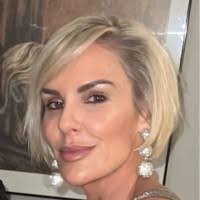 Jennifer Mickel's Instagram, Twitter & Facebook