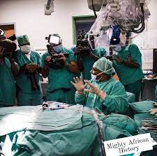 Meet South African🇿🇦 Doctor: Professor 'Mashudu Tshifularo' became the first  Surgeon in the world to successfully perform the first 3D printed middle  ear transplant surgery to cure deafness.