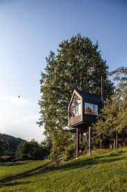 Photo 2 Of 8 In This Prefab Tree House Took Just 8 Days To Assemble Modern Tree House Tree House Interior Tree House