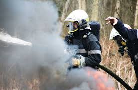 Check spelling or type a new query. Incendie Du Var Maitrise Les Pompiers Restent Vigilants A Cause Du Vent Le Parisien