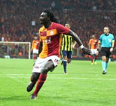 A picture of a sort that could be seen in the gallery of pin fenerbahce vs galatasaray on pinterest. Galatasaray Fenerbahce Derby The Audience Super Kick American Football 910x835 Wallpaper Teahub Io