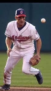 Sin Duda Nuestro Compatriota Omar Vizquel Ha Sido Unos De Los Mejores Campos Cortos De Todos Los Tiempos Cleveland Baseball Best Baseball Player Baseball Star