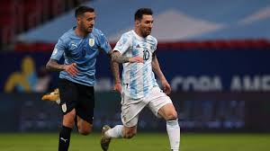 Uruguay lolos ke perempat final dengan meraih tujuh poin dengan 2 kemenangan, 1 kekalahan dan 1 imbang. Ijf8tsi1t 96tm