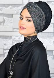 Siyah Simli Abiye Tesettur Bone Siyah Unluler Abaya Tarzi