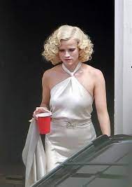 Pin By Vintage Cars Bikes Photography On On The Set Reese Witherspoon Hair Water For Elephants Retro Hairstyles