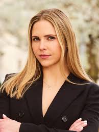 Sofia Rovirosa, sales associate