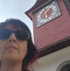 Mentre mezzo mondo balbetta, giustifica, si gira dall'altra parte o  applaude, Pedro Sánchez ha scelto ancora una volta il coraggio. E così,  nell'ignavia dell'Europa e dei governi occidentali, ha condannato con parole