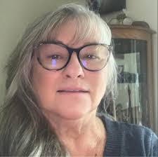 President Trump moves former presidents Obama and Bush portraits to a  hidden stairwell in the White House.  https://www.kolotv.com/2025/08/10/trump-moves-obama-bush-portraits-hidden-stairwell-white-house/