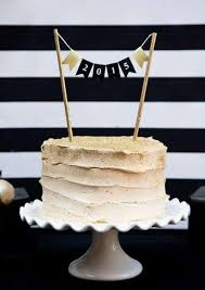 Ferns n petals offers graduation cakes for girls and boys and delivers them all across the uae in. Spectacular Graduation Cakes Skip To My Lou