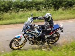 It features 4 automatic modes which adjust the shift patterns to match your riding. Honda Crf1000l Africa Twin Motorbike Reviews Mcn