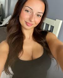 daniellaracovalis) • Instagram फोटोहरू र भिडियोहरू