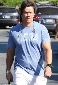 Mark Wahlberg Watches Son Michael Get Stuck In At Football Game In La Mark Wahlberg Wahlberg Brothers Marks