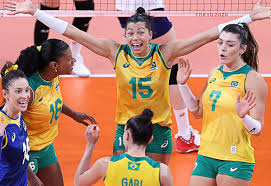 24 seleções de vôlei de quadra e 48 equipes de vôlei de praia participam do torneio. 8foxo5vdxkkrgm