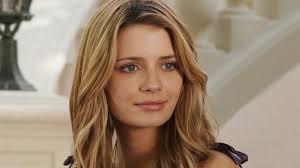 All'epoca di The O.C. Peter Gallagher ha temuto per Mischa Barton: "La  prima fama è