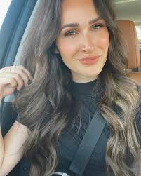it's only embarrassing if you're embarrassed. 🙃 #carselfie #hairstyles  #haircut #haircolor #hairextensions #extensionspecialist #brows #browshaping