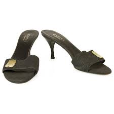 Classic shapes have been reimagined in pattern, colour and fabric. Gucci Gucci Dark Grey Denim Stoff Wooden Heels Slides Pantoletten Sandalen Schuhe Gr 38 5 Pantoletten Leinwand Anthrazitgrau Ref 150191 Joli Closet