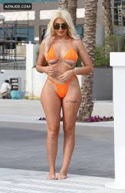 Chloe Ferry and Bethan Kershaw sizzle in the Emirates sunshine on their sun  soaked holiday break in Dubai - AZNude