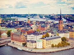 Estocolmo.fácil de recordar cuando estudiábamos las capitales. Stockholm The Capital Of Sweden Encompasses 14 Islands And More Than 50 Bridges On An Extensive Baltic Sea Archipelago The Cobblestone Streets And Ochre Colored Buildings Of Gamla Stan The Old Town Are