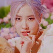 Create dynamic edits, curate your gallery and immerse yourself in inspiring  and motivating content.