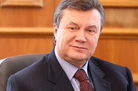 Янукович был награждён золотой медалью и дипломом чемпиона украины по футболу по итогам сезонов 2001/02 и 2007/08, где первенствовал донецкий «шахтёр». Viktor Yanukovich Rezyume Eks Prezidenta Ukrainy