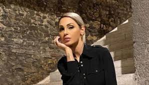 Encontra as letras para as principais faixas de gigi d'alessio. Anna Tatangelo Gigi D Alessio La Nuova Vita E Un Amore Indimenticabile Dilei