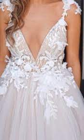 Absolutely Stunning Berta Bella Pre Loved Wedding Dress At 30 Off Buy This Gorgeous Used W Used Wedding Dresses Wedding Dress Brands Designer Wedding Dresses