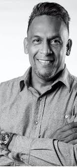 104.1/104.3 FM Redentor added a...