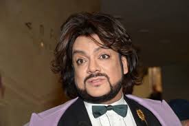 Обозреватель решил сравнить, как киркоров выглядел в молодости и какой образ у певца сейчас. Kak Vyglyadel Filipp Kirkorov V Nachale Karery I Kogda Byl Zhenat Na Alle Pugachevoj Passion Ru