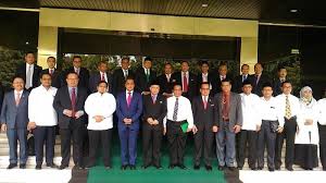 Berikut adalah senarai penuh kabinet persekutuan 2018. Menteri Lukman Dan Menag Malaysia Bahas Produk Halal Hingga Haji