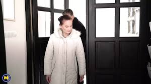 Kocası izlerken evli bir bayanla aldatılan grup seks partisi