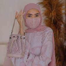 Foto cewek2 cantik lucu berhijab pake masker. 5 Kiat Pakai Hijab Dan Masker Tanpa Gerah Saat New Normal