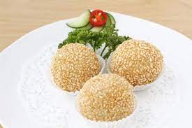 Onde Onde Are One Of The Typical Snacks Indonesia Onde Onde Made Of Glutinous Rice Flour Formed Round And Green Beans Onde Onde Cooke Food Snacks Delicious