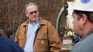 The jacket probably is a tiny bit too big on the shoulders. Audit Tva Execs Overspent On Travel Expenses Wbir Com