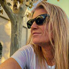 That's my First Lady right there California Wildfires Governor @gavinnewsom  wife @jennifersiebelnewsom interviewing with @telemundo52 in Spanish  @cagovernor