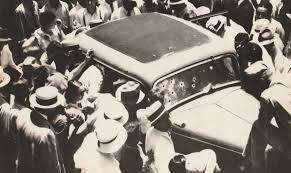 She drove it home, no doubt with the windows open because the interior hadn't been cleaned after the. These Rare Photos Of Bonnie And Clyde Reveal The Dark Reality Of America S Iconic Criminal Couple By Brendan Seibel Timeline