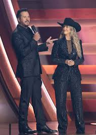 Lainey Wilson Wants to Roast Luke Combs When She Hosts the CMA Awards