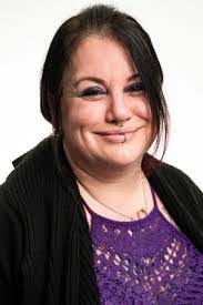 Amanda Theobald's Instagram, Twitter & Facebook