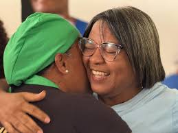 Aquí estamos, reunidos con el Frente Fernanda Bolaños, grandiosos equipo  que cada día sale adelante por nuestros estudiantes de Brión.  Fortaleceremos las herramientas de este equipo creando un sistema  autosustentable para reforzar