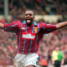 Dalian atkinson, 33 saniye boyunca elektrik şokuna uğradıktan sonra ölmüştü. Inquest Into Dalian Atkinson S Death To Begin Birmingham Live