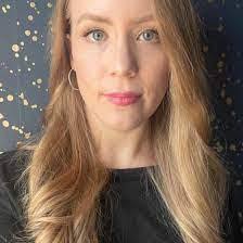 Caitlin Bull's Instagram, Twitter & Facebook