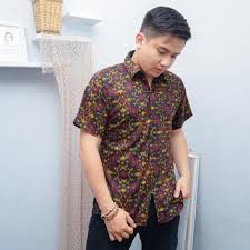 Desain model gaun pesta pendek yang biasa dikenakan dalam acara pesta malam dengan kombinasi brokat modern menjadi salah satu jenis gaun yang menjadi andalan banyak wanita perkotaan ketika mereka mengahdiri sebuah acara resmi seperti resepsi pernikahan. Baju Endek Bali Oneset Kebaya Endek Atasan Pria Dan Wanita Shopee Indonesia