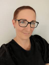 I decided to be brave and post my picture here. Freshly cut today. What do  you think? 😍🥰