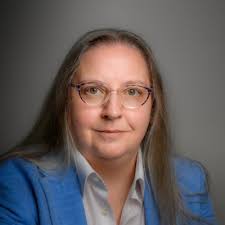 Ich habe einen neuen Job und arbeite jetzt als Offizialatsoberrätin in der  Erzdiözese Freiburg bei Erzdiözese Freiburg.