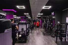 Din anul 1995 peste 700 de copii au urmat cursurile scolii noastre, in prezent fiind inscrisi aproximativ 150, cu varste cuprinse intre 3 si 20 de ani. Columbia Fitness