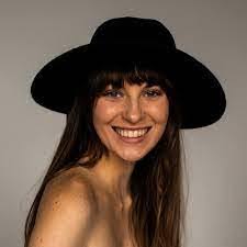 Serena Eckert's Instagram, Twitter & Facebook