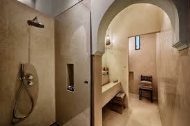 Nos experts techniques sont à votre disposition par téléphone ou mail pour vous aider dans la réalisation de vos projets décoratifs : 5 Conseils Pour Creer Une Salle De Bains De Style Marocain Styles De Bain