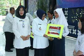 Maybe you would like to learn more about one of these? 211 Siswa Berprestasi Terima Beasiswa Dari Pemkab Sleman Harianjogja Com