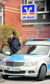 Ihre ansprechpartner sind persönlich für sie da. Hof Bombenalarm In Zahlreichen Banken Hof Frankenpost