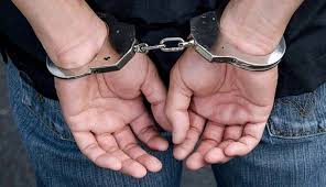 صورة تعبيريّة لموقوف. 