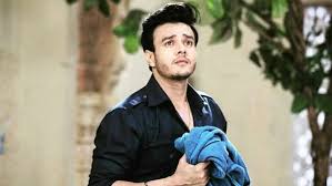 Anirudh dave admited to icu in bhopal share health update એક્ટરનાં સ્વાસ્થ્ય બાબતે વાત કરતાં તેણે ખાસ મિત્ર અજય સિંહ ચોધરી (ajay singh હાલમાં જ ટીવી એક્ટર અનીરુદ્ધ દવે (anirudh dave)પણ કોરોના પોઝિટિવ આવ્યો છે. Aniruddh Dave In Icu After Testing Positive For Covid 19 Nia Sharma Ronit Roy Other Tv Celebs Pray For Him Filmibeat